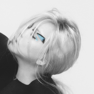 国产边摸边吃奶边做爽视频
